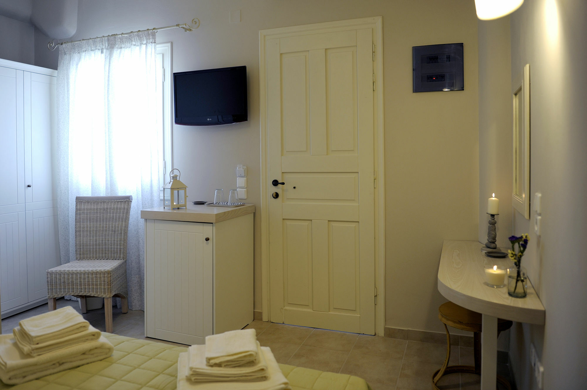 Almyris Hotel Adamantas  Ngoại thất bức ảnh